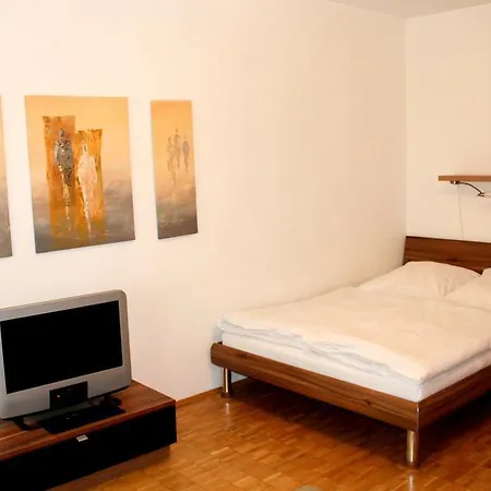 Nanuk Apartman *